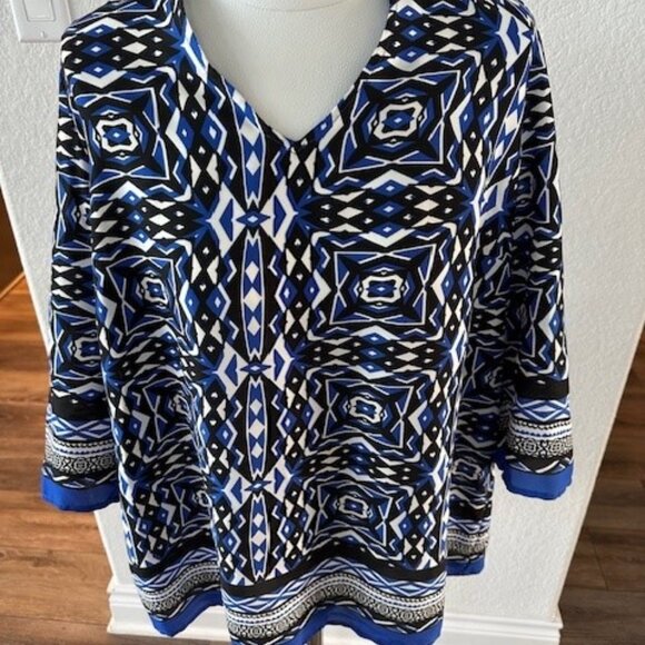 Chicos Ladies Tunic Size 2 NWT - Picture 1 of 3